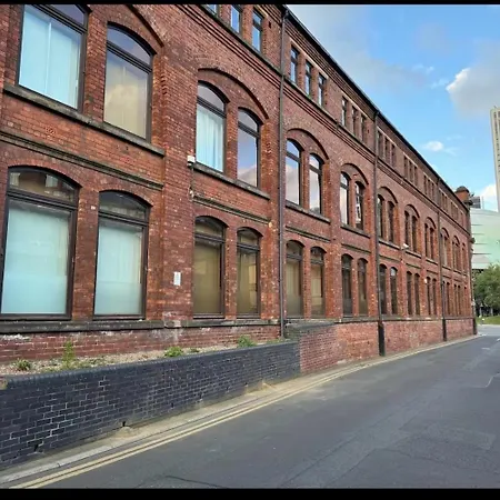 New Near Arena With Wifi And Parking * Leeds (West Yorkshire)